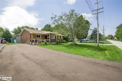 225 Christopher Street Clearview ON L0M 1S0