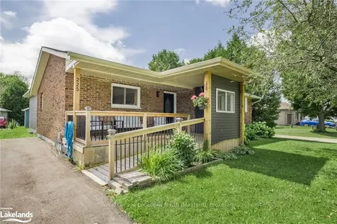 225 Christopher Street Clearview ON L0M 1S0