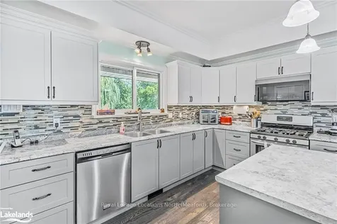 225 Christopher Street Clearview ON L0M 1S0