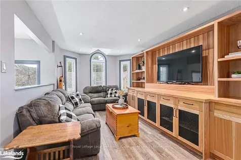93 Dyer Drive Wasaga Beach ON L9Z 1E5