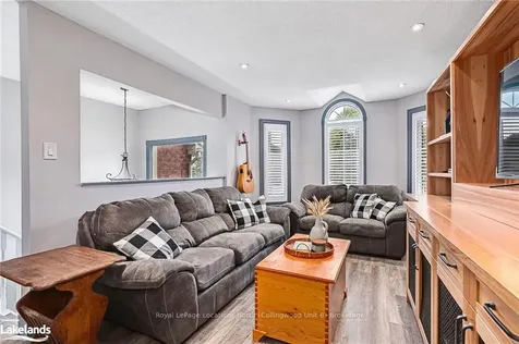 93 Dyer Drive Wasaga Beach ON L9Z 1E5