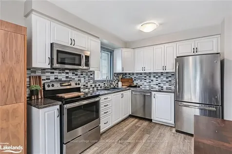 93 Dyer Drive Wasaga Beach ON L9Z 1E5