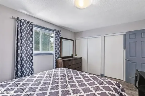 93 Dyer Drive Wasaga Beach ON L9Z 1E5
