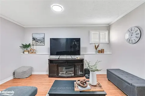 93 Dyer Drive Wasaga Beach ON L9Z 1E5