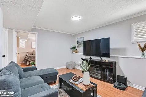 93 Dyer Drive Wasaga Beach ON L9Z 1E5