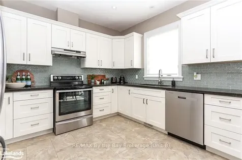 53 Edgewater Road Wasaga Beach ON L9Z 2W3