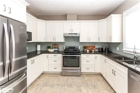 53 Edgewater Road Wasaga Beach ON L9Z 2W3