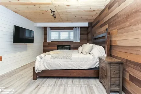 53 Edgewater Road Wasaga Beach ON L9Z 2W3