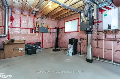 53 Edgewater Road Wasaga Beach ON L9Z 2W3