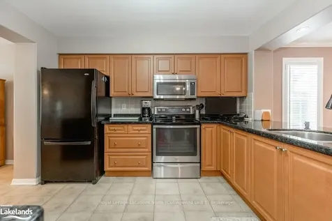 25 Masters Lane Wasaga Beach ON L9Z 1S8
