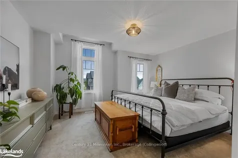 25 Kirby Avenue Collingwood ON L9Y 3W8