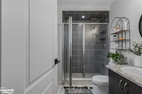 25 Kirby Avenue Collingwood ON L9Y 3W8