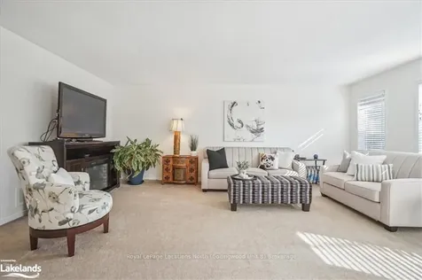 166 58th Street S Wasaga Beach ON L9Z 1N9