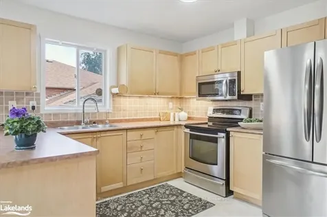 166 58th Street S Wasaga Beach ON L9Z 1N9