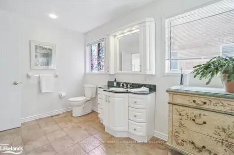 166 58th Street S Wasaga Beach ON L9Z 1N9
