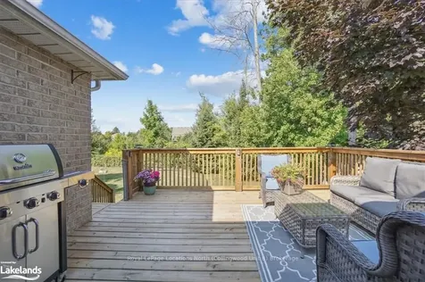 166 58th Street S Wasaga Beach ON L9Z 1N9