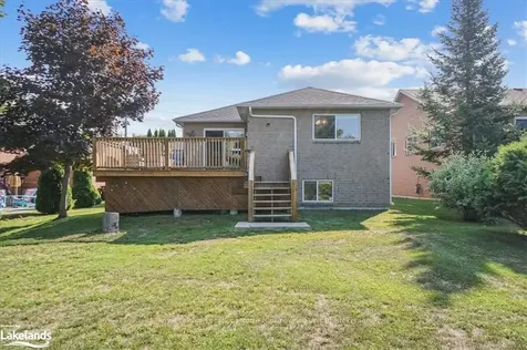 166 58th Street S Wasaga Beach ON L9Z 1N9
