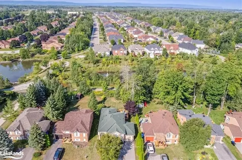166 58th Street S Wasaga Beach ON L9Z 1N9