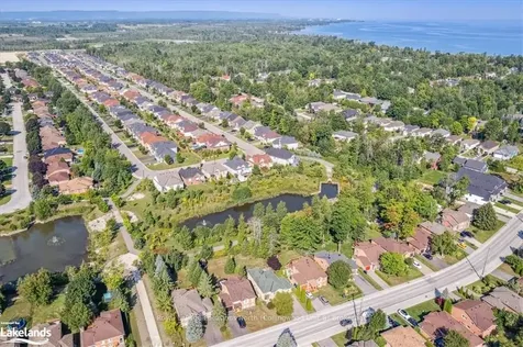 166 58th Street S Wasaga Beach ON L9Z 1N9