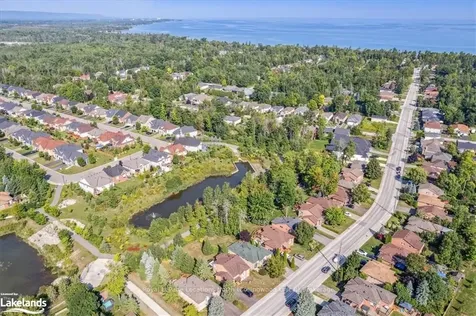 166 58th Street S Wasaga Beach ON L9Z 1N9