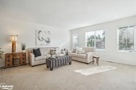 166 58th Street S Wasaga Beach ON L9Z 1N9