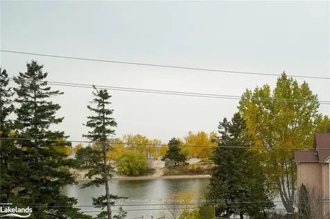 5 Nautical Lane Wasaga Beach ON L9Z 0G1