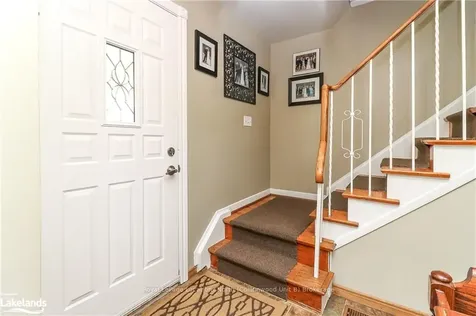 17 Clarkson Crescent Collingwood ON L9Y 3B5
