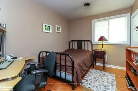 17 Clarkson Crescent Collingwood ON L9Y 3B5