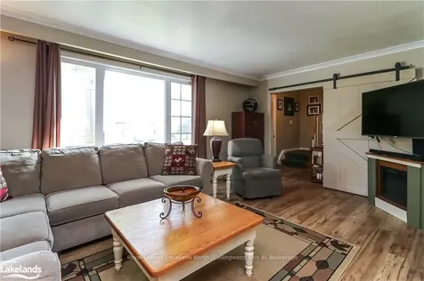 17 Clarkson Crescent Collingwood ON L9Y 3B5