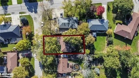 17 Clarkson Crescent Collingwood ON L9Y 3B5