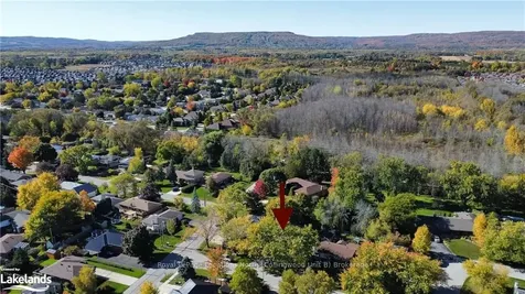 17 Clarkson Crescent Collingwood ON L9Y 3B5