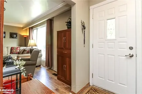 17 Clarkson Crescent Collingwood ON L9Y 3B5