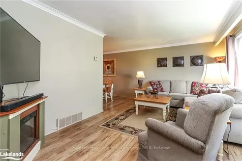 17 Clarkson Crescent Collingwood ON L9Y 3B5