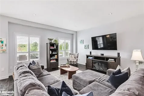 53 Chamberlain Crescent Collingwood ON L9Y 0C9