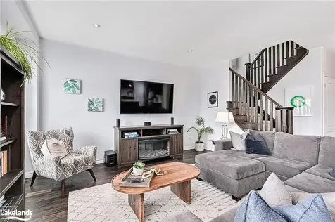 53 Chamberlain Crescent Collingwood ON L9Y 0C9