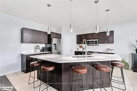53 Chamberlain Crescent Collingwood ON L9Y 0C9