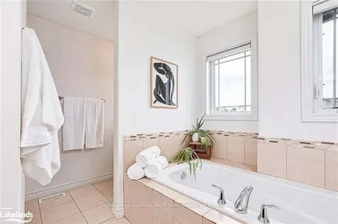 53 Chamberlain Crescent Collingwood ON L9Y 0C9