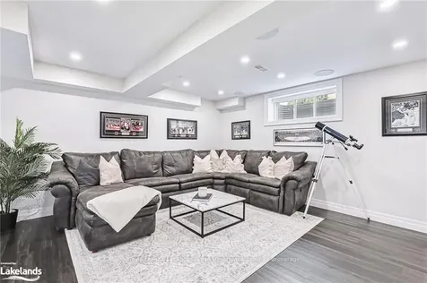 53 Chamberlain Crescent Collingwood ON L9Y 0C9