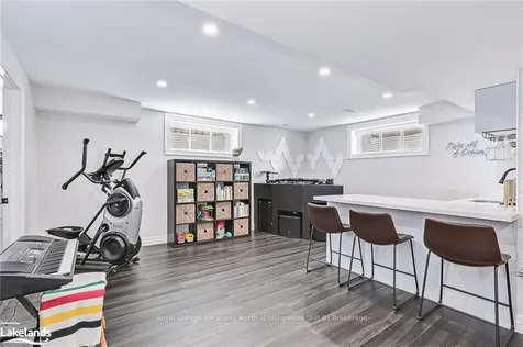 53 Chamberlain Crescent Collingwood ON L9Y 0C9