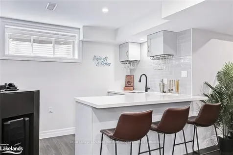 53 Chamberlain Crescent Collingwood ON L9Y 0C9