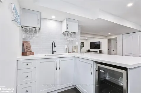 53 Chamberlain Crescent Collingwood ON L9Y 0C9