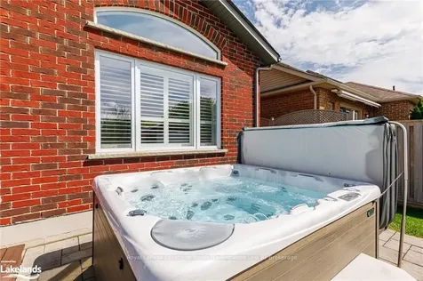 53 Chamberlain Crescent Collingwood ON L9Y 0C9