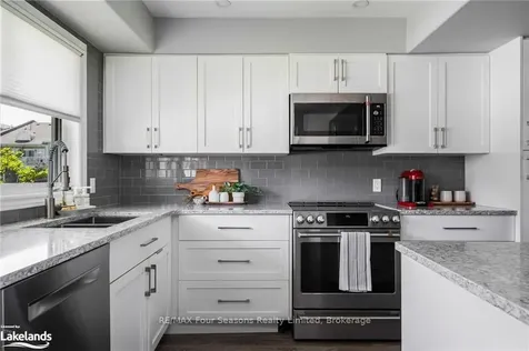 32 Cranberry N/a Collingwood ON L9Y 5C4