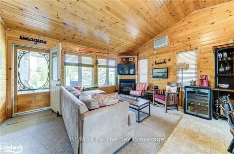 12 Kawartha Crescent Wasaga Beach ON L9Z 1X7