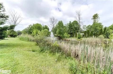 12 Kawartha Crescent Wasaga Beach ON L9Z 1X7