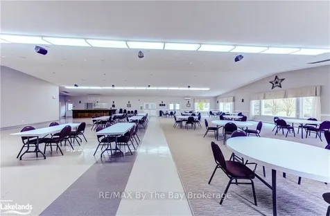 12 Kawartha Crescent Wasaga Beach ON L9Z 1X7