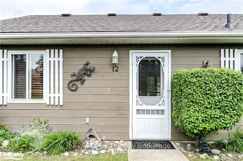 12 Kawartha Crescent Wasaga Beach ON L9Z 1X7