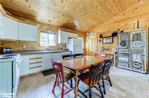 12 Kawartha Crescent Wasaga Beach ON L9Z 1X7