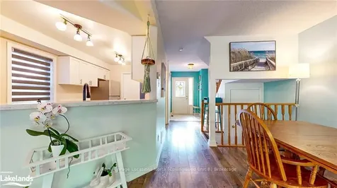 9 Donald Crescent Wasaga Beach ON L9Z 1E1