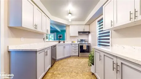 9 Donald Crescent Wasaga Beach ON L9Z 1E1